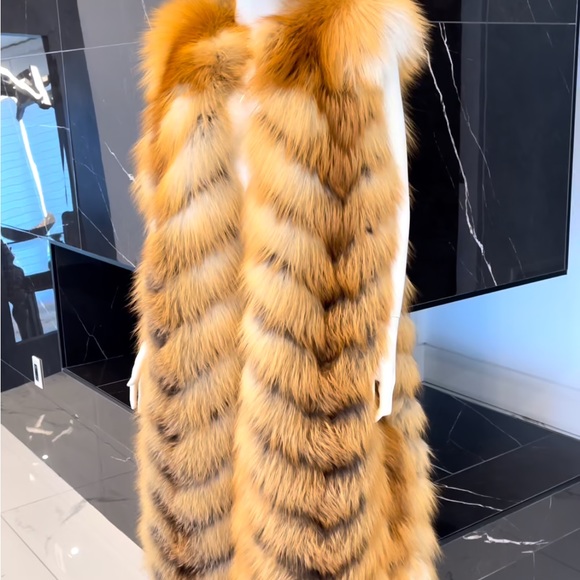 Full Length Brand New 2 in 1 Fox Coat & Vest - Picture 4 of 4